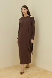 Mira Omuz Aksesuarlı Uzun Elbise